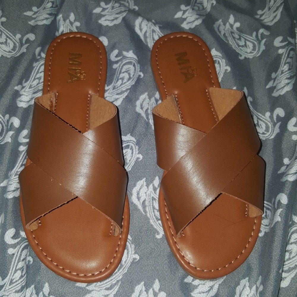 Criss cross sandals